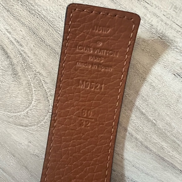 LV Initiales Reversible Belt - Picture 5 of 5